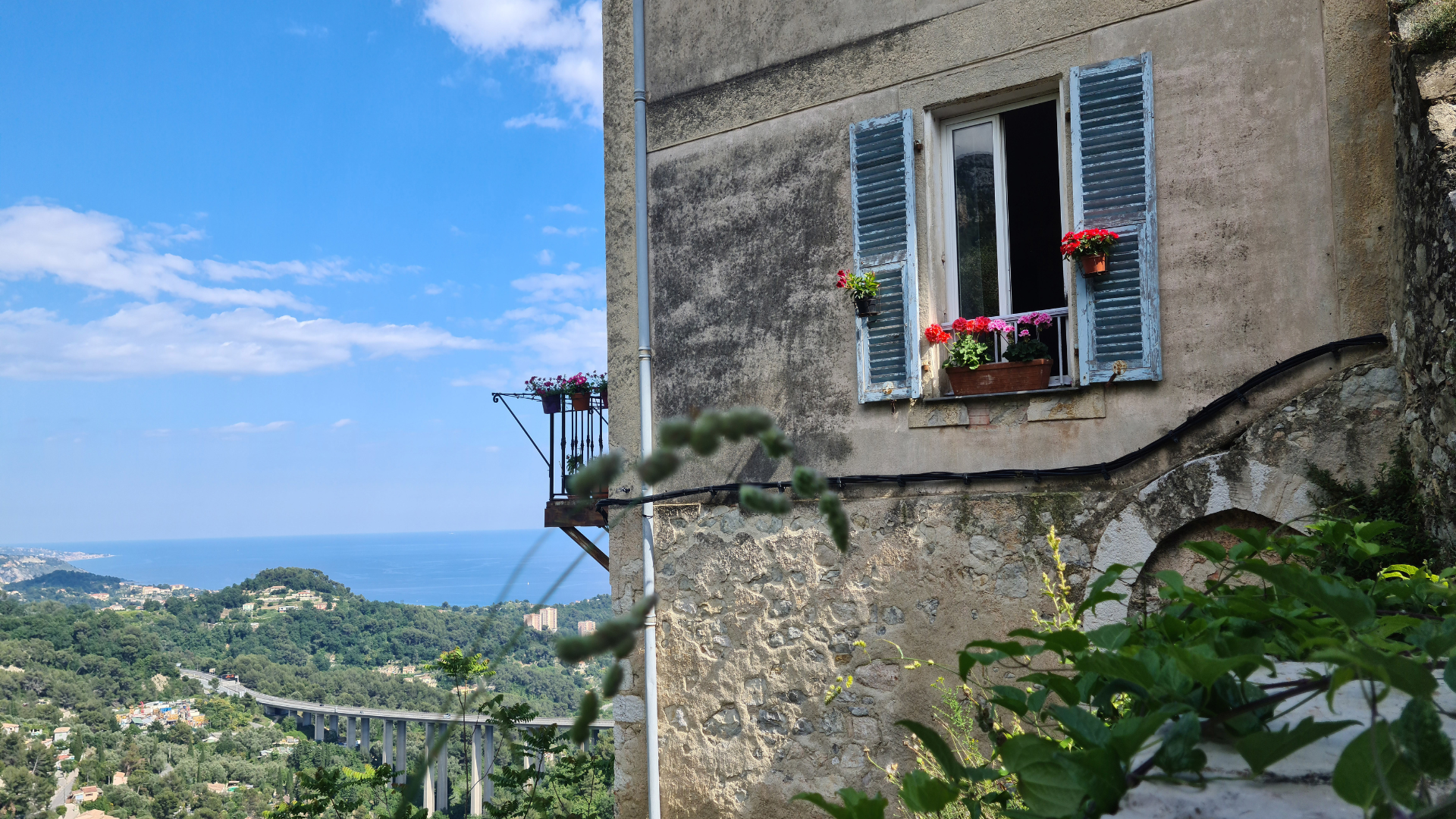Investir dans l’arrière-pays mentonnais : opportunité patrimoniale ou rendement locatif ?