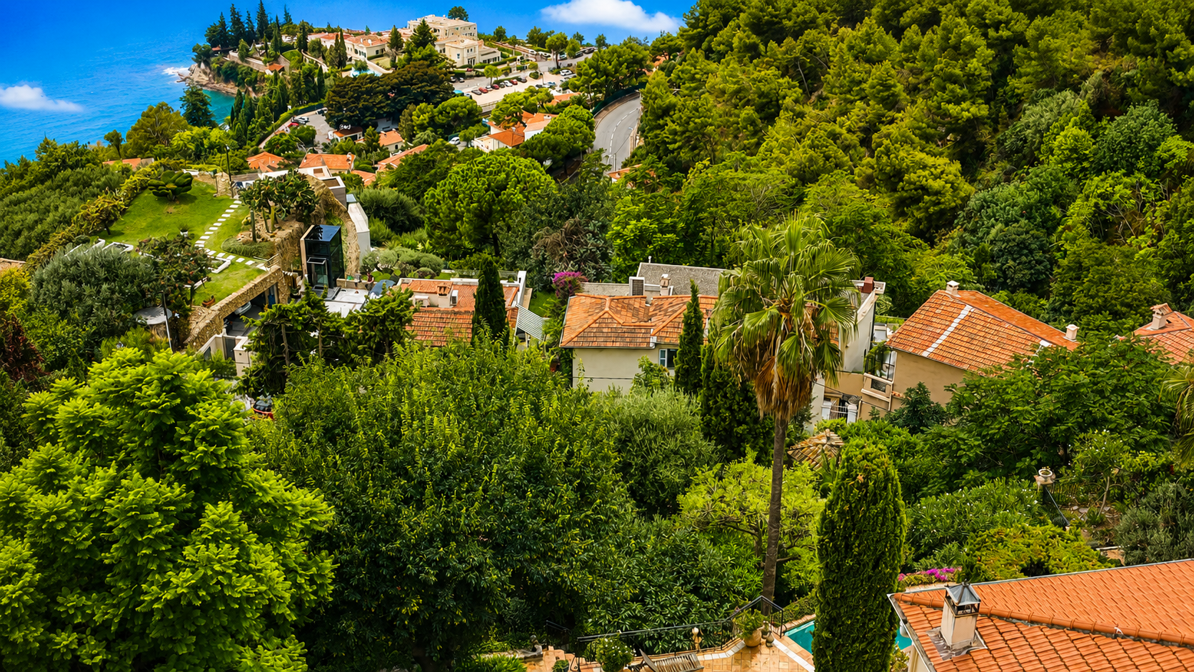 Pourquoi découvrir les villages de l&rsquo;arrière-pays mentonnais en été donne souvent envie de s&rsquo;y installer ?